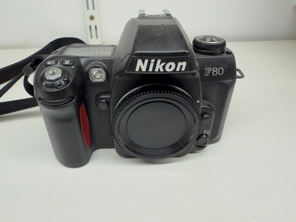 Nikon F80